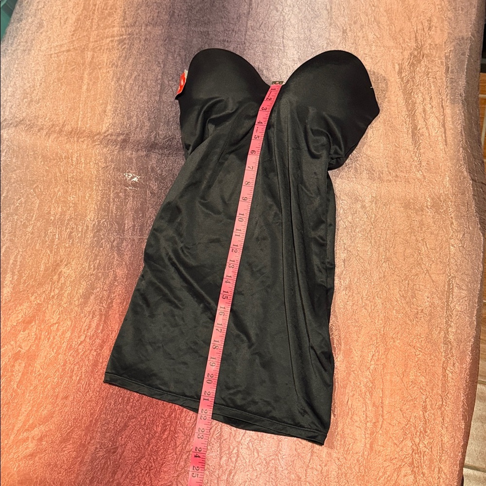 Flexees Women's Shapewear - Black strapless 36D‎